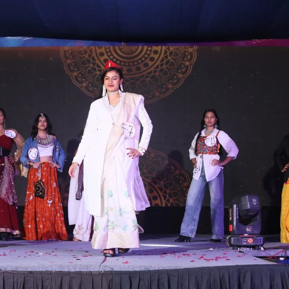 विहान 2026 में फैशन शो रहा आकर्षण का केंद्र विभिन्न थीम में प्रतिभागियों ने दिखाई रचनात्मकता, मिस्टर और मिस आरजीआई चुने गए