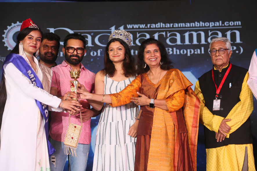Fashion show is the center of attraction in Morning 2026 Participants in various themes showed creativity, Mr and Miss RGI selected