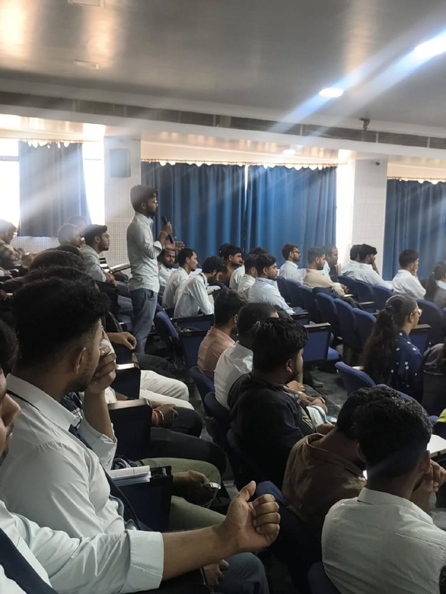 कंप्यूटर साइंस विद्यार्थियों को इंडस्ट्री-रेडी बनने के मिले महत्वपूर्ण सुझाव